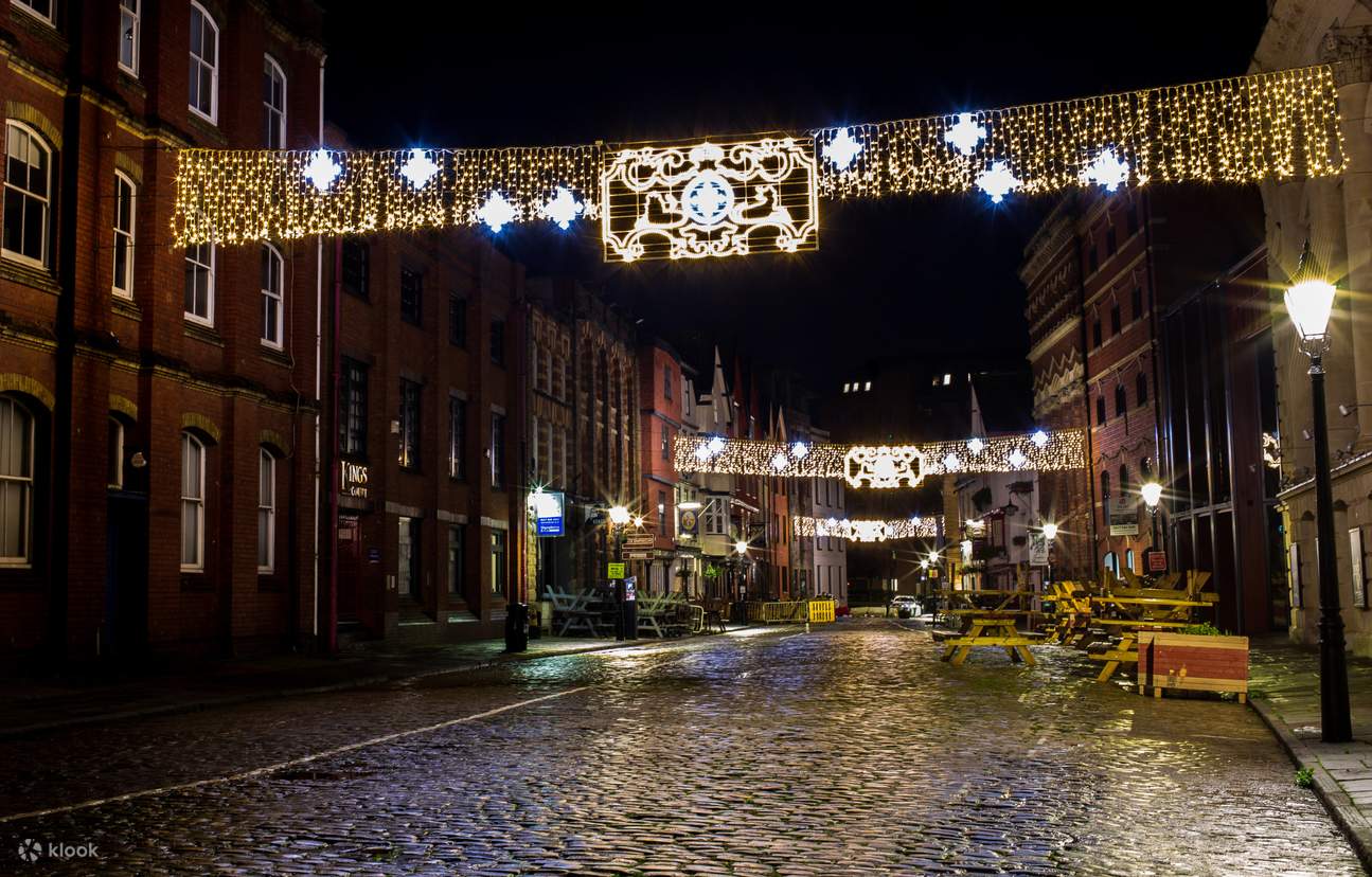 Experience the Magic of London's Christmas Lights on a Guided Walking