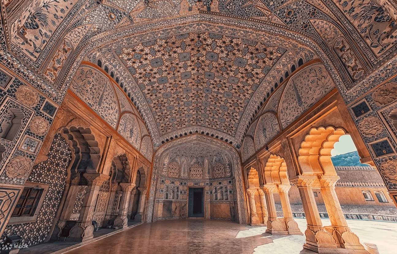 Sheesh Mahal (Istana Cermin)