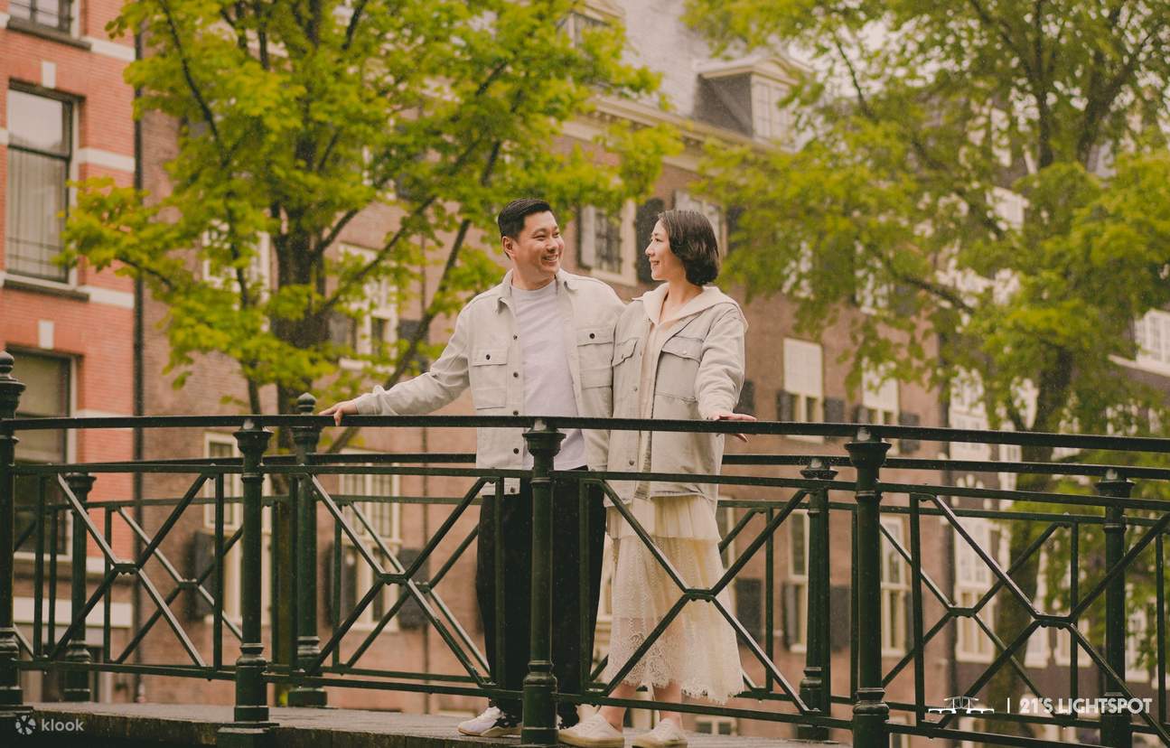 Sesi Foto Kanal Pribadi Amsterdam: Solo, Pasangan, atau Grup