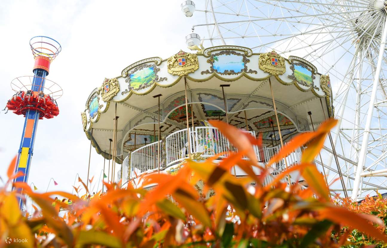 Đi vòng quay ngựa gỗ tại Sky Ranch Tagaytay 