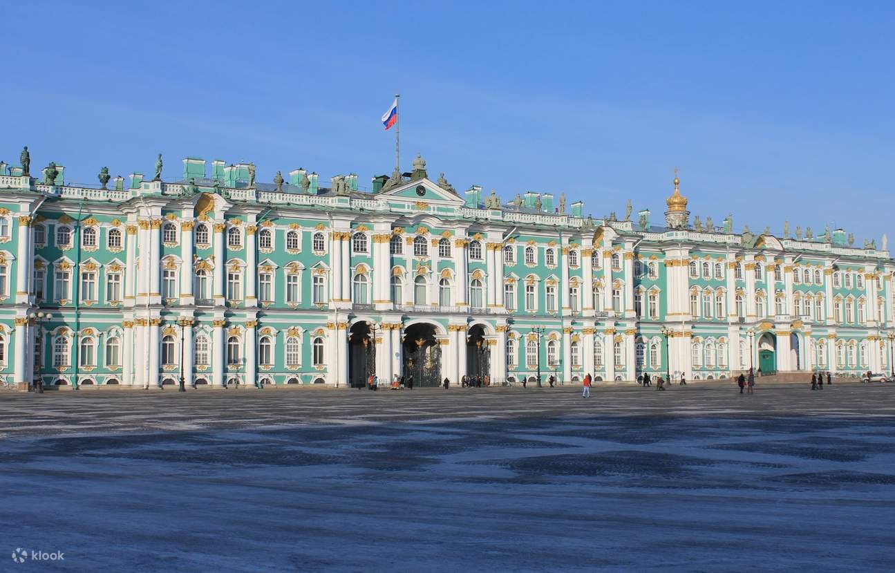 Le Palais d'hiver à Saint-Pétersbourg in 2019 Winter palace, Amazing buildings,