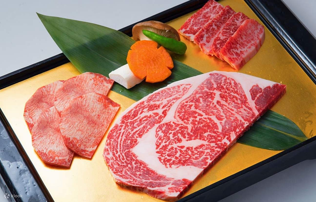 신주쿠 야키니쿠테이 롯카센(焼肉亭 六歌仙)의 헤이안 코스 - 인기 있는 무제한 일본식 바비큐