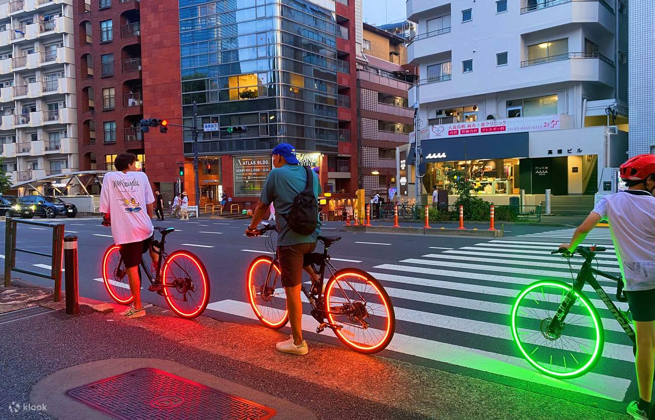 東京：街の隠れた名所を巡る2時間のナイトバイクツアー | Klook