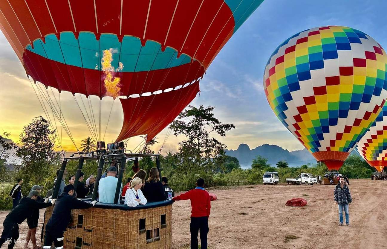 Heißluftballonfahrt in Vang Vieng