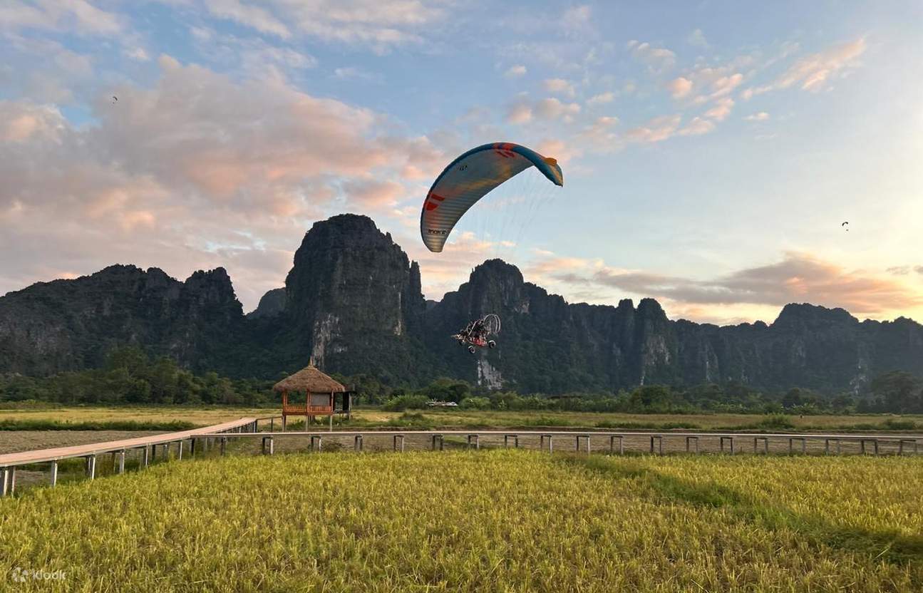 Vol en parapente à Vang Vieng