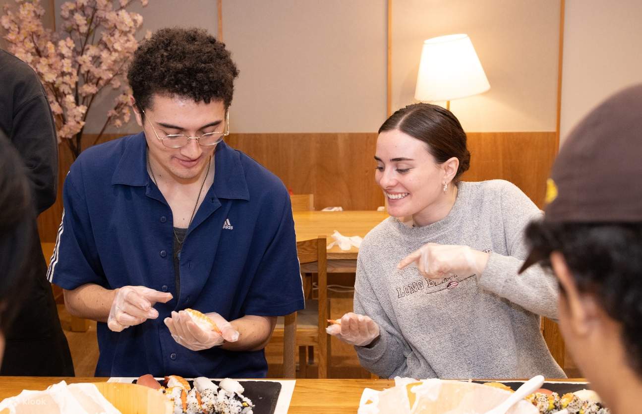 Best Sushi Making Class in Tokyo: Sushi Making Class Shibuya