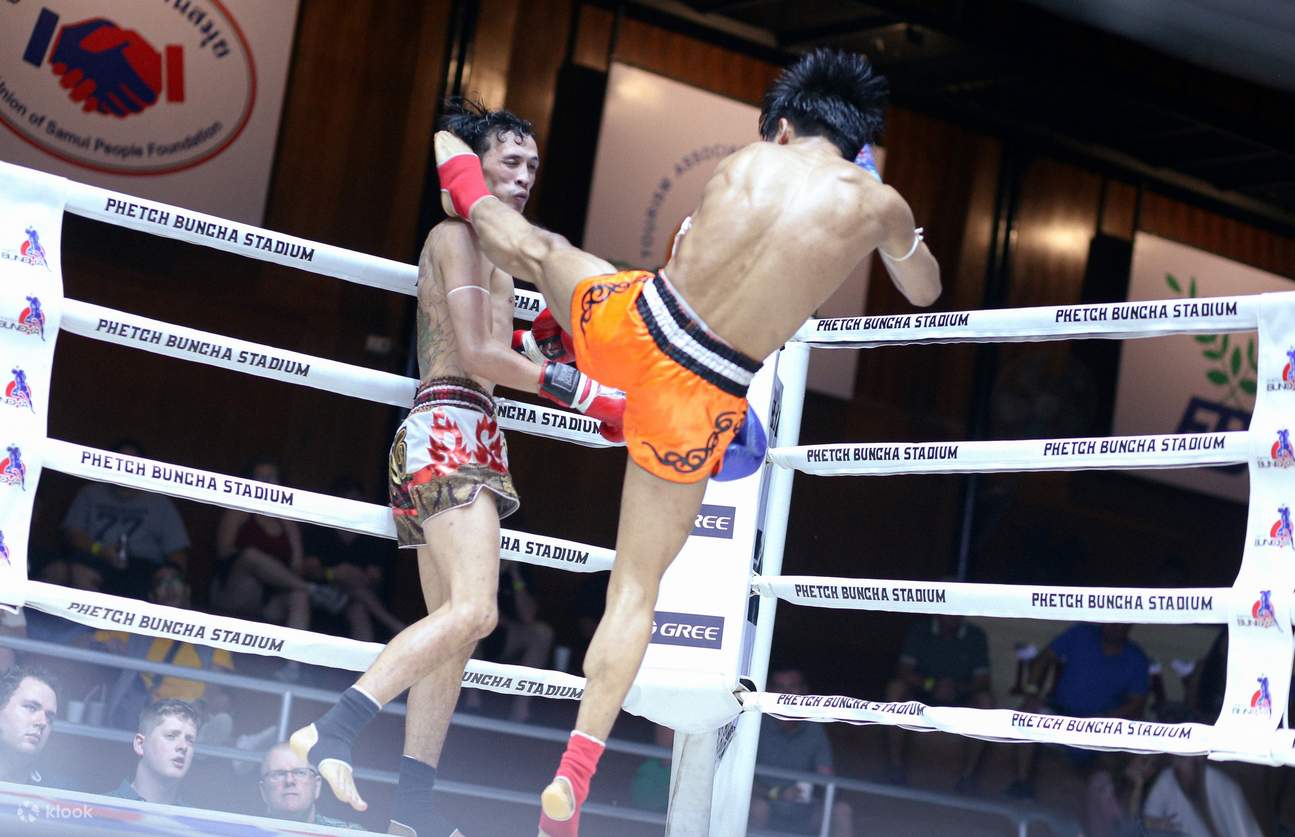 Muay Thai di atas panggung