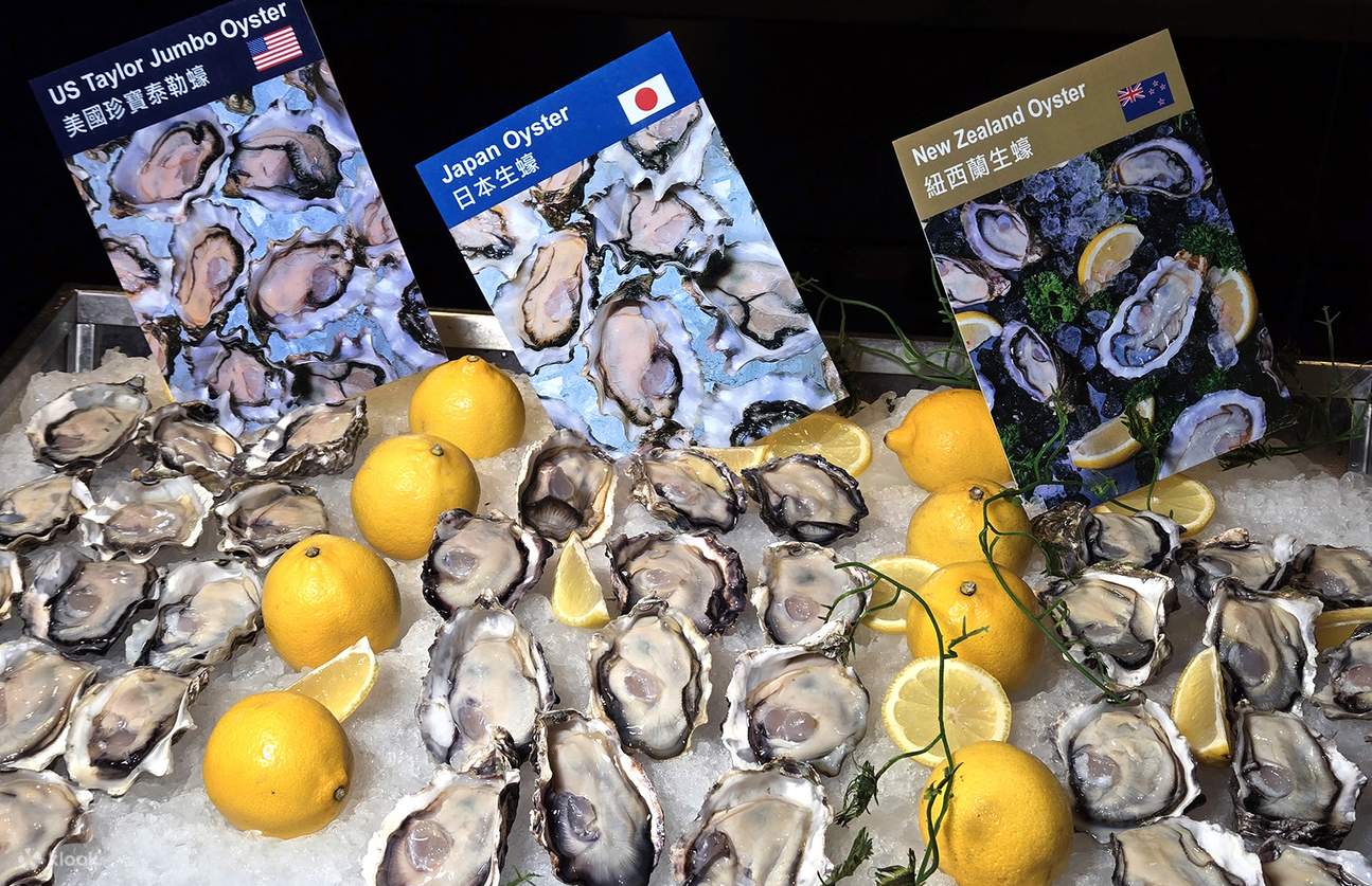 Буфет отеля Prudential Hotel｜Ресторан Red Chimneys｜Обед «шведский стол», ужин «шведский стол»