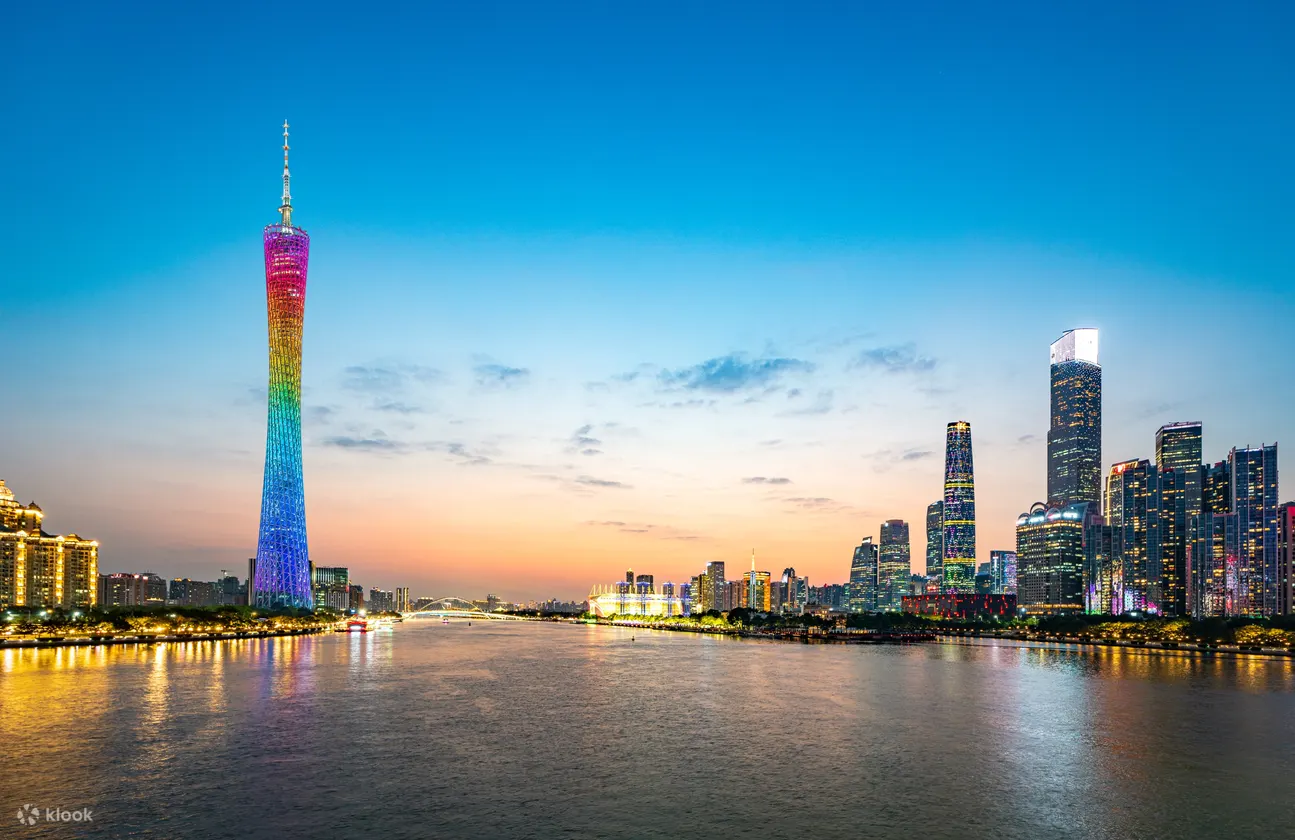 登上广州塔，俯瞰广州全景，感受在云端漫步的震撼