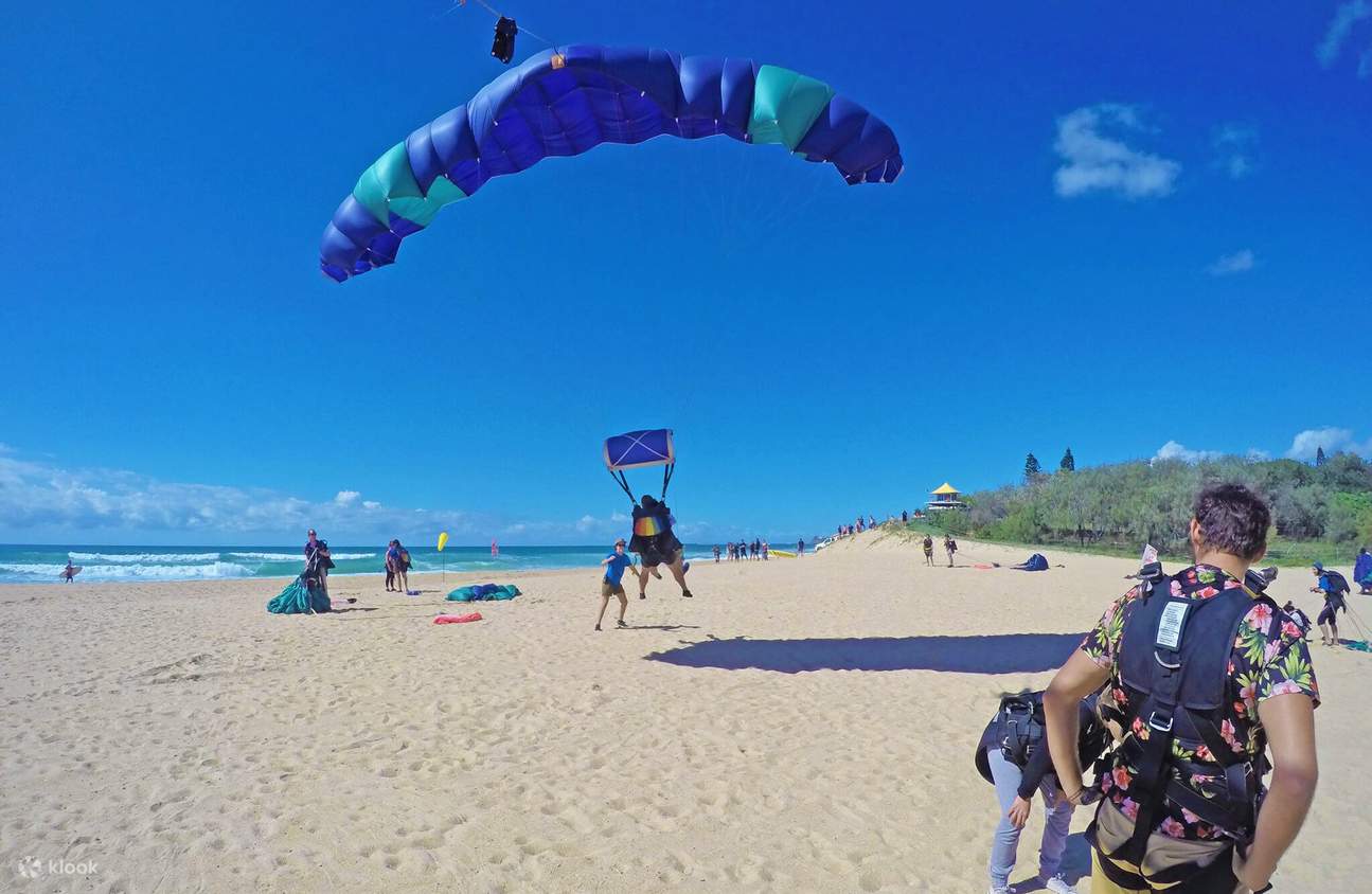 Expérience de saut en parachute en tandem sur la Sunshine Coast