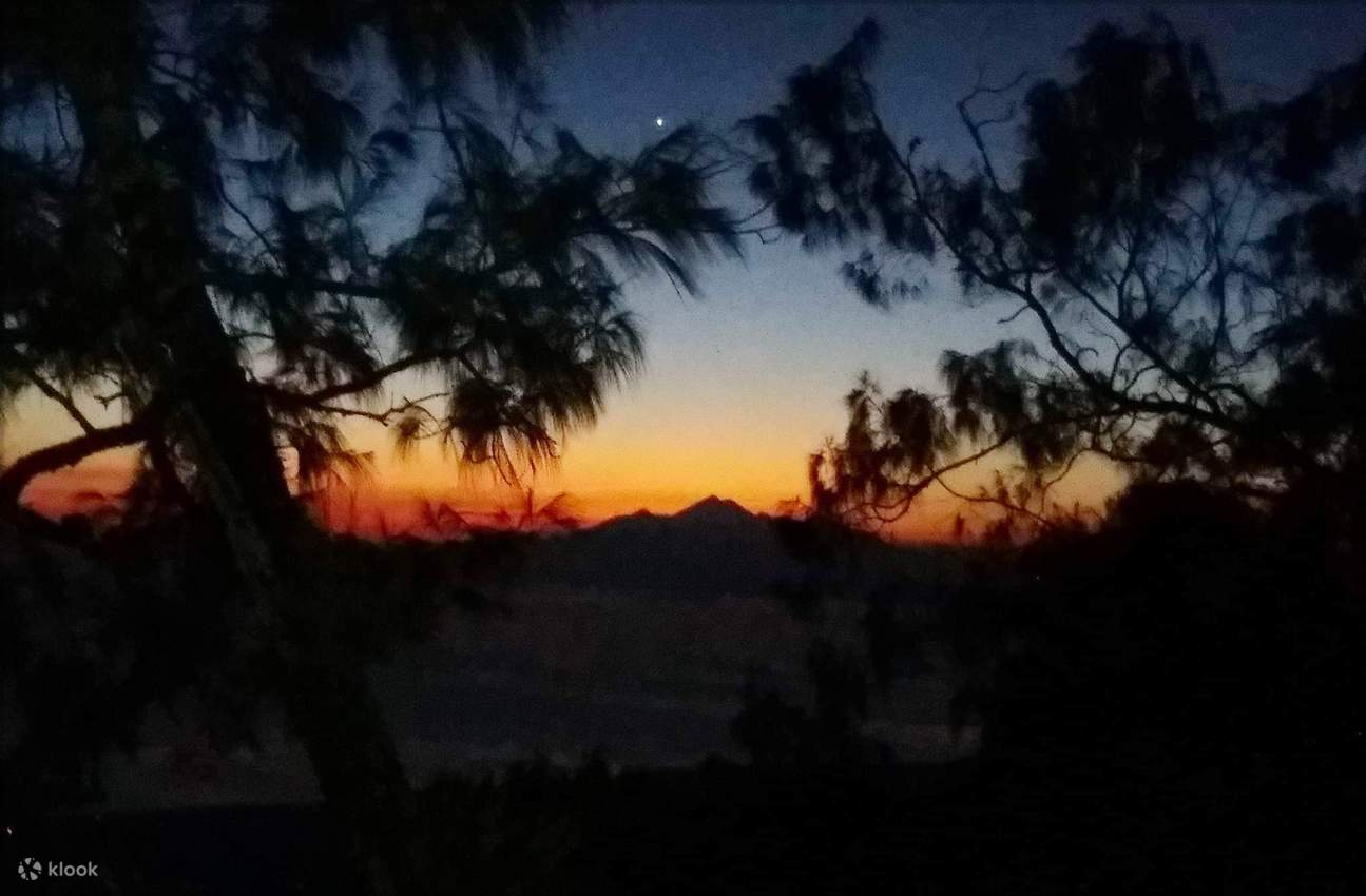 ngắm bình minh từ núi abang