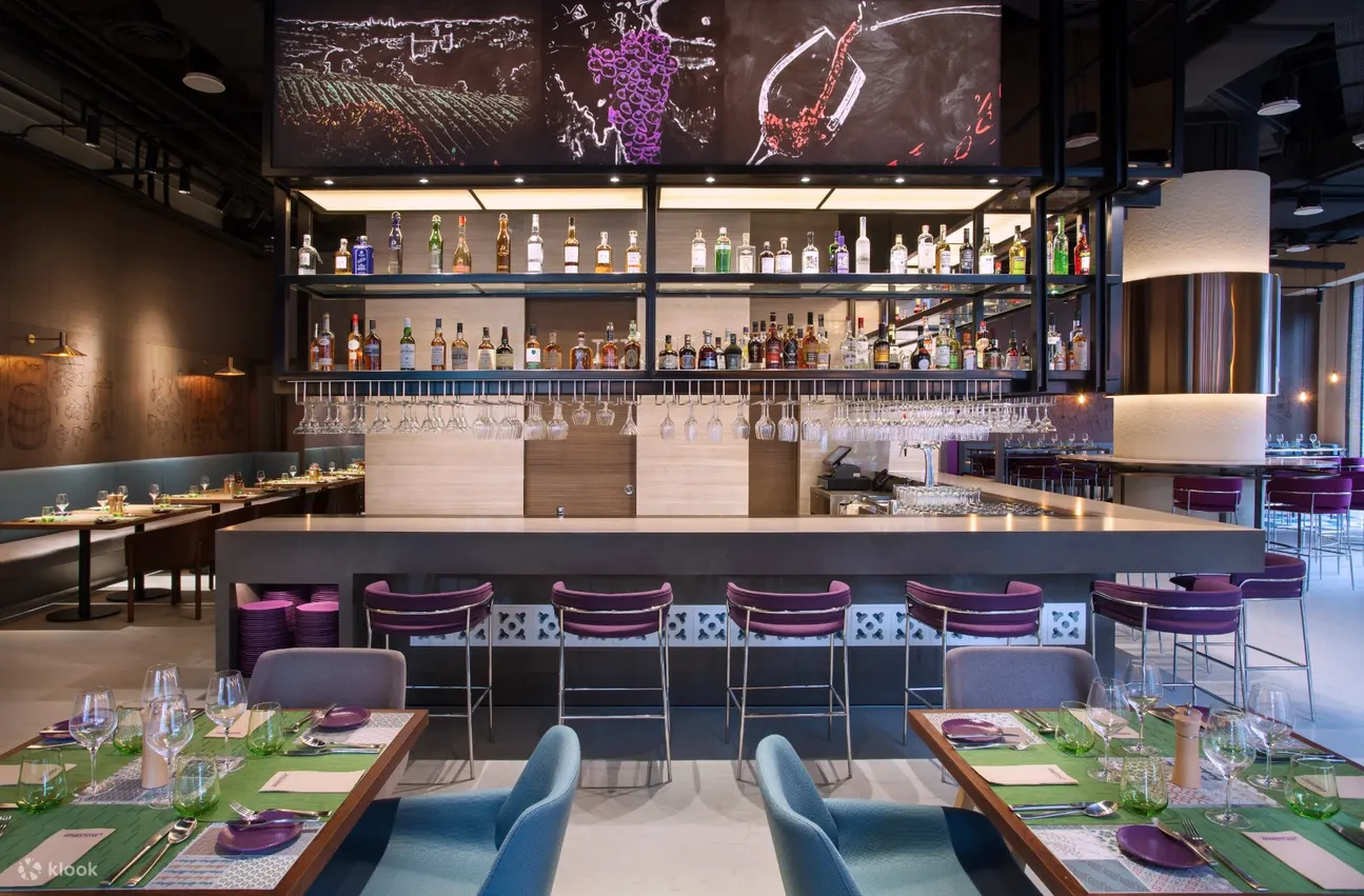 Winestone at Mercure - 史蒂芬