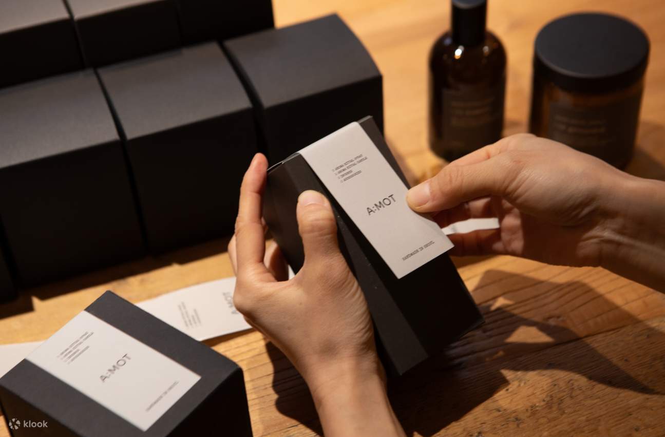 Crea il tuo profumo di Seoul – Corso di profumi naturali