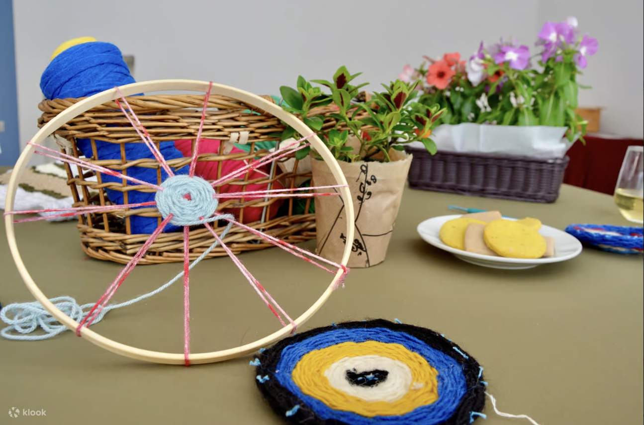 Athènes : Atelier de tissage de l'œil grec porte-bonheur avec thé grec