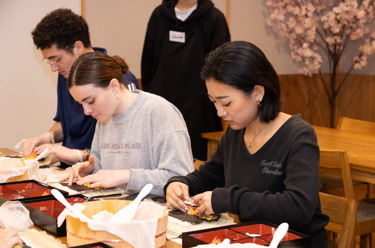Bester Sushi-Kurs in Tokio: Sushi-Kurs Shibuya