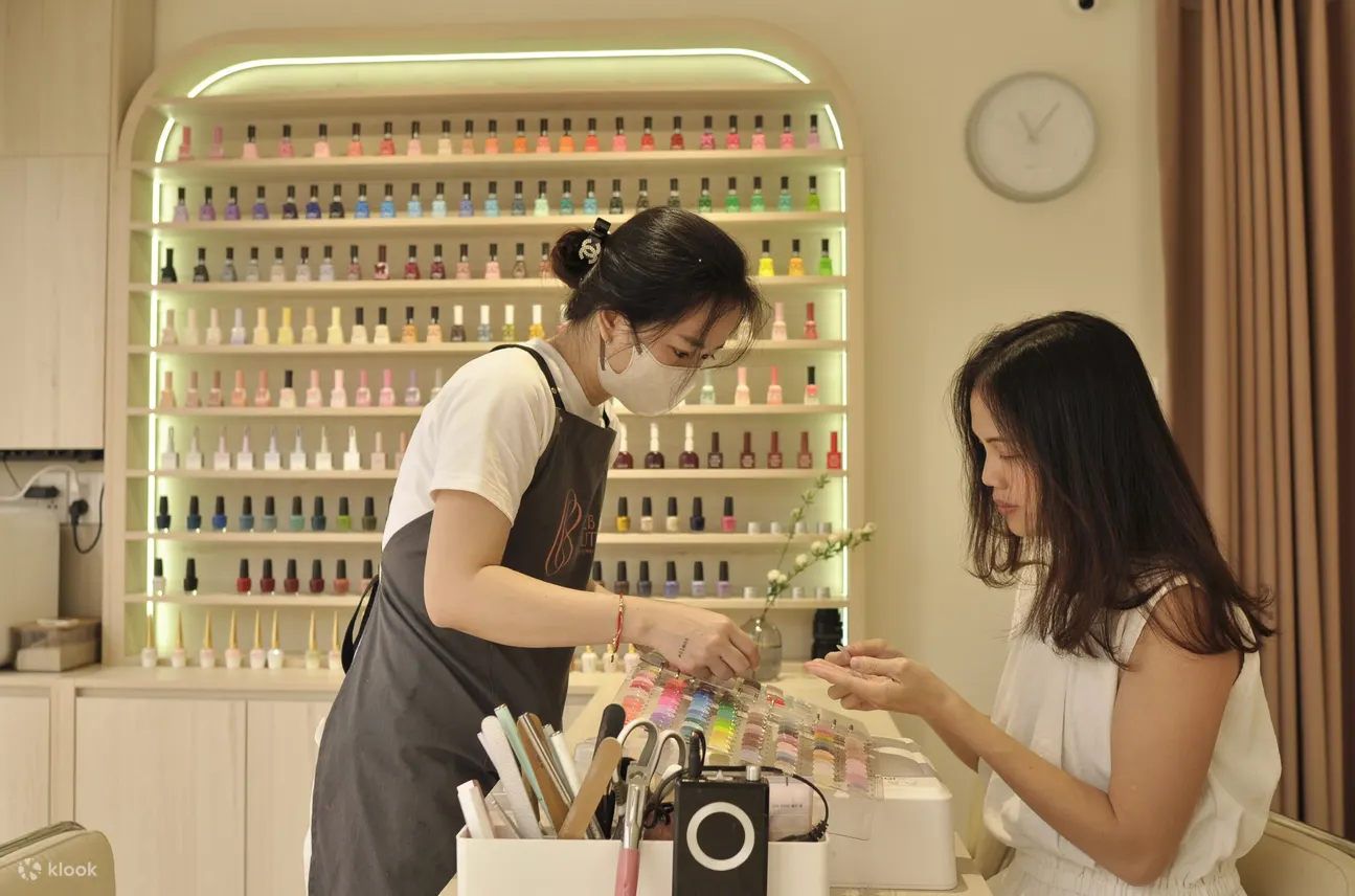 胡志明市滨城市场的 Elle'B Beaute 水疗体验
