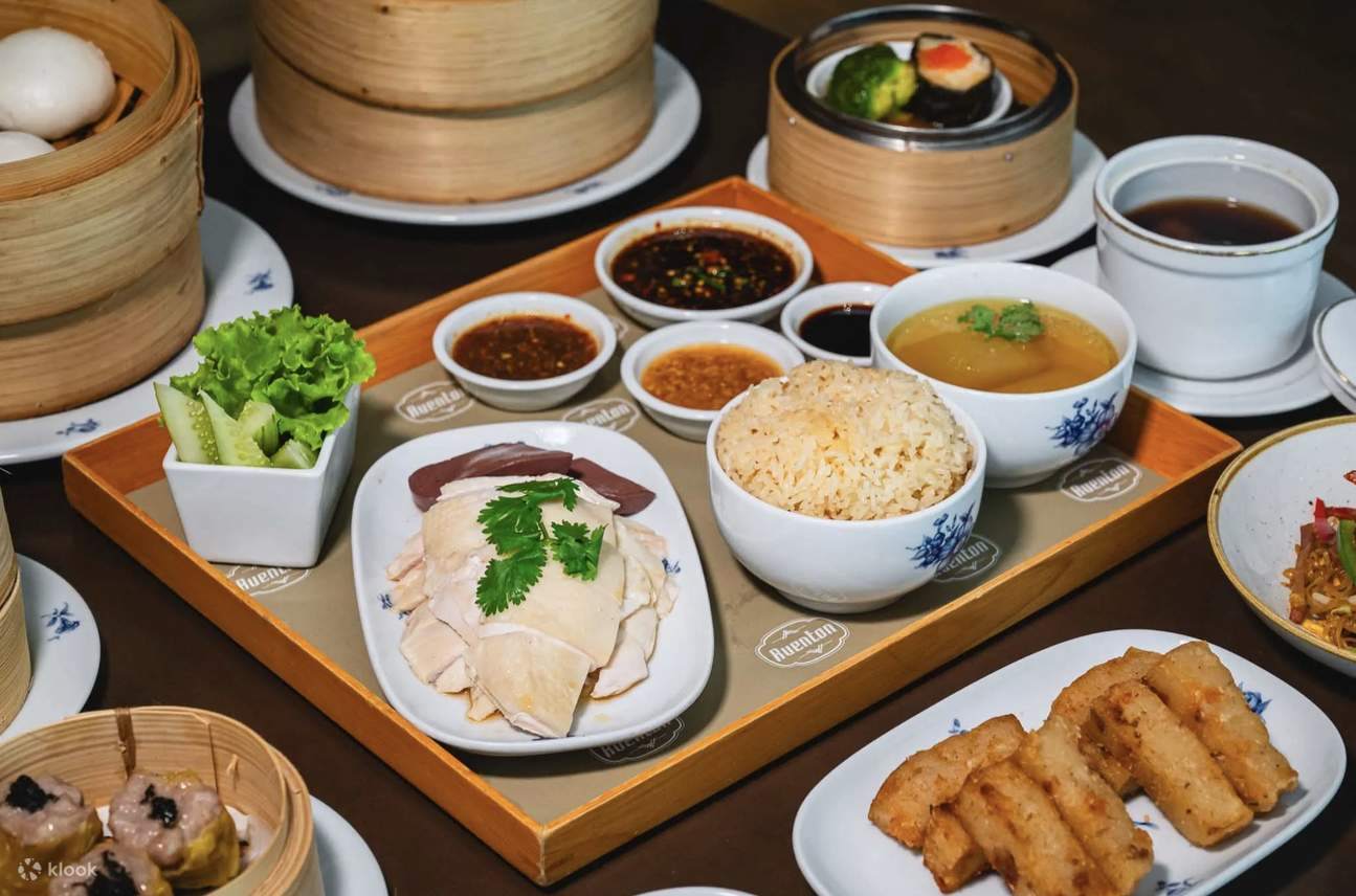 Buffet de Dim Sum au restaurant Ruenton, Montien Hotel Surawong Bangkok ...