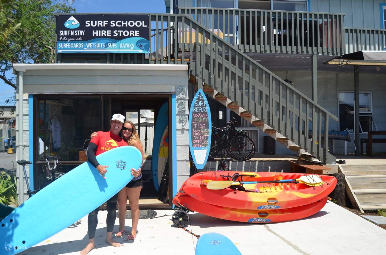 Pelajaran Grup Selancar di Pantai Whangamata Klook Indonesia
