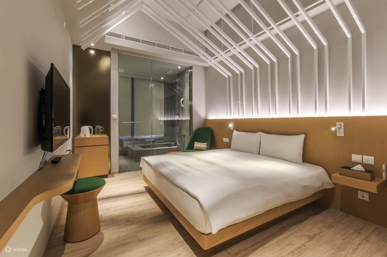 Илань Цзяоси: Pin Wen Lu - Купон на посещение термальных источников для двоих