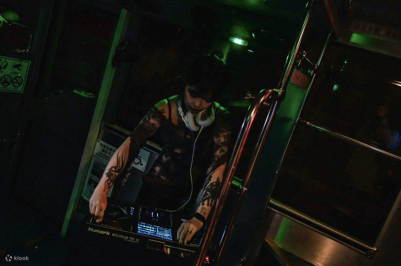 Tur Ganda Bus Tingkat Senja di Taipei