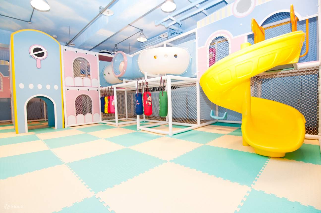 โรงแรม Kenting Long Beach Resort: FUN House