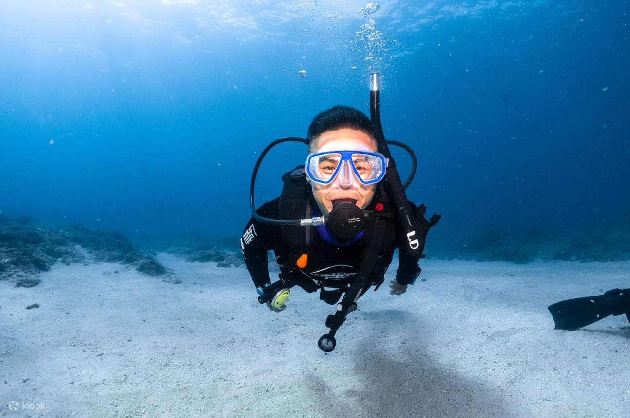 Corso di certificazione immersioni a Xiaoliuqiu: corso PADI Open Water Diver di 3 giorni e 2 notti