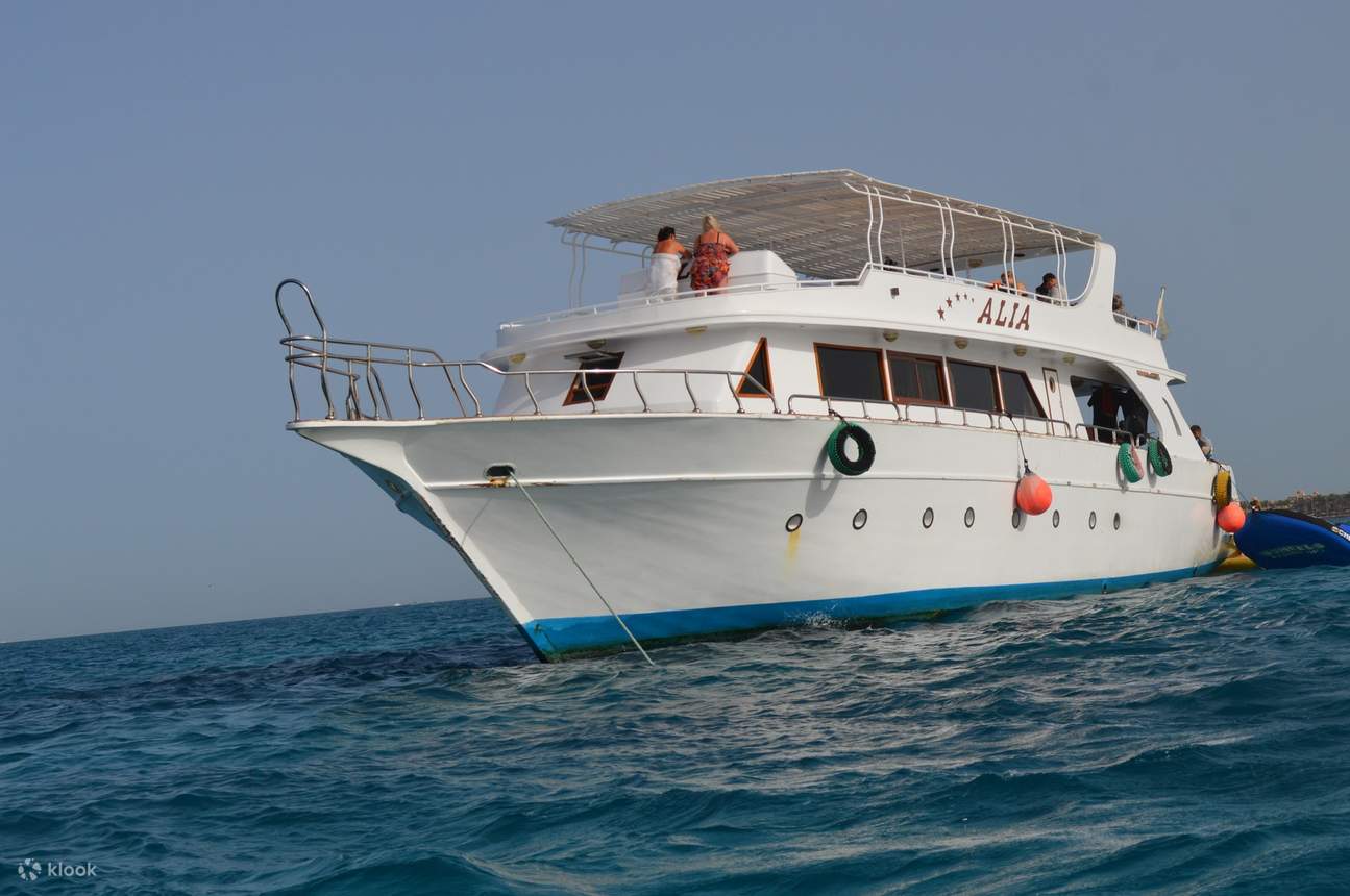 Trip Snorkeling Pulau Orange Bay dengan Makan Siang dan Olahraga Air