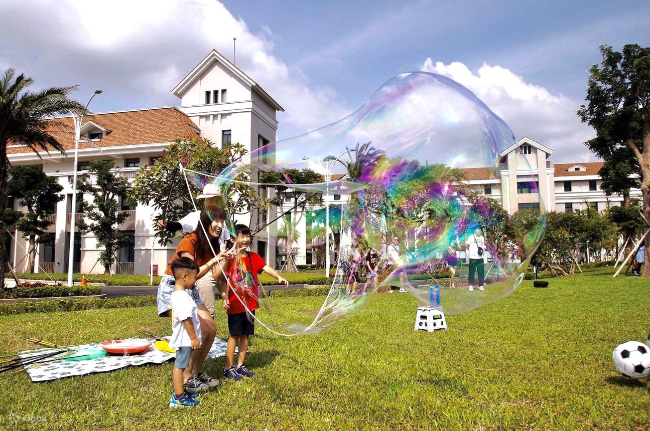 Evertrust Luggage Creative Tourism Factory