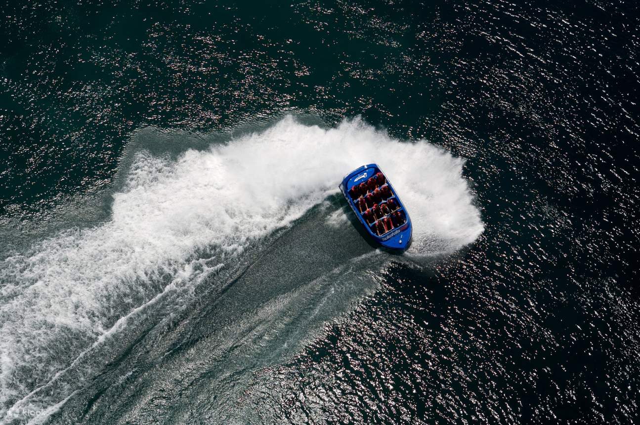 Chuyến Phiêu Lưu Bằng Thuyền Phản Lực Đến Thác Huka Ở Taupo