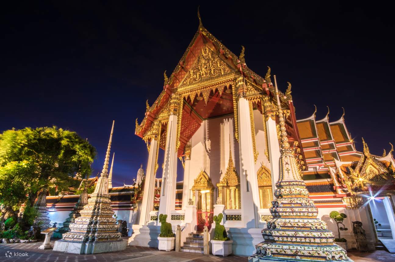 バンコク夜の寺院