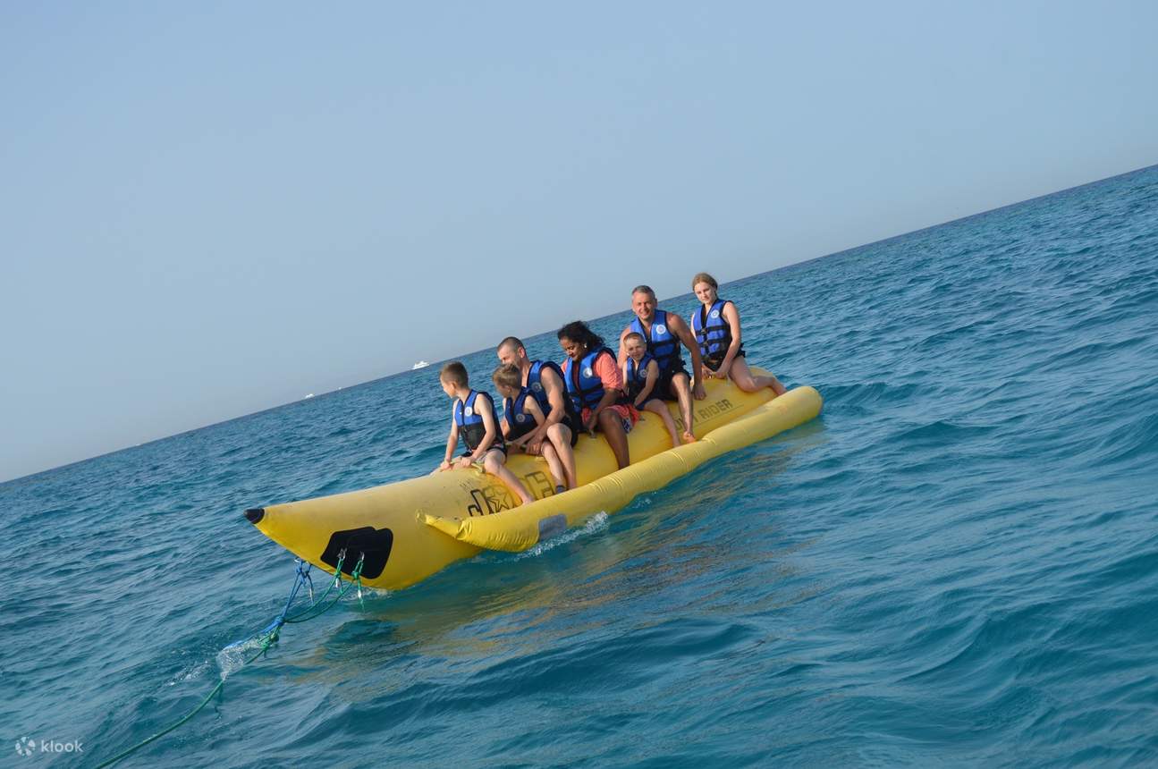 Trip Snorkeling Pulau Orange Bay dengan Makan Siang dan Olahraga Air