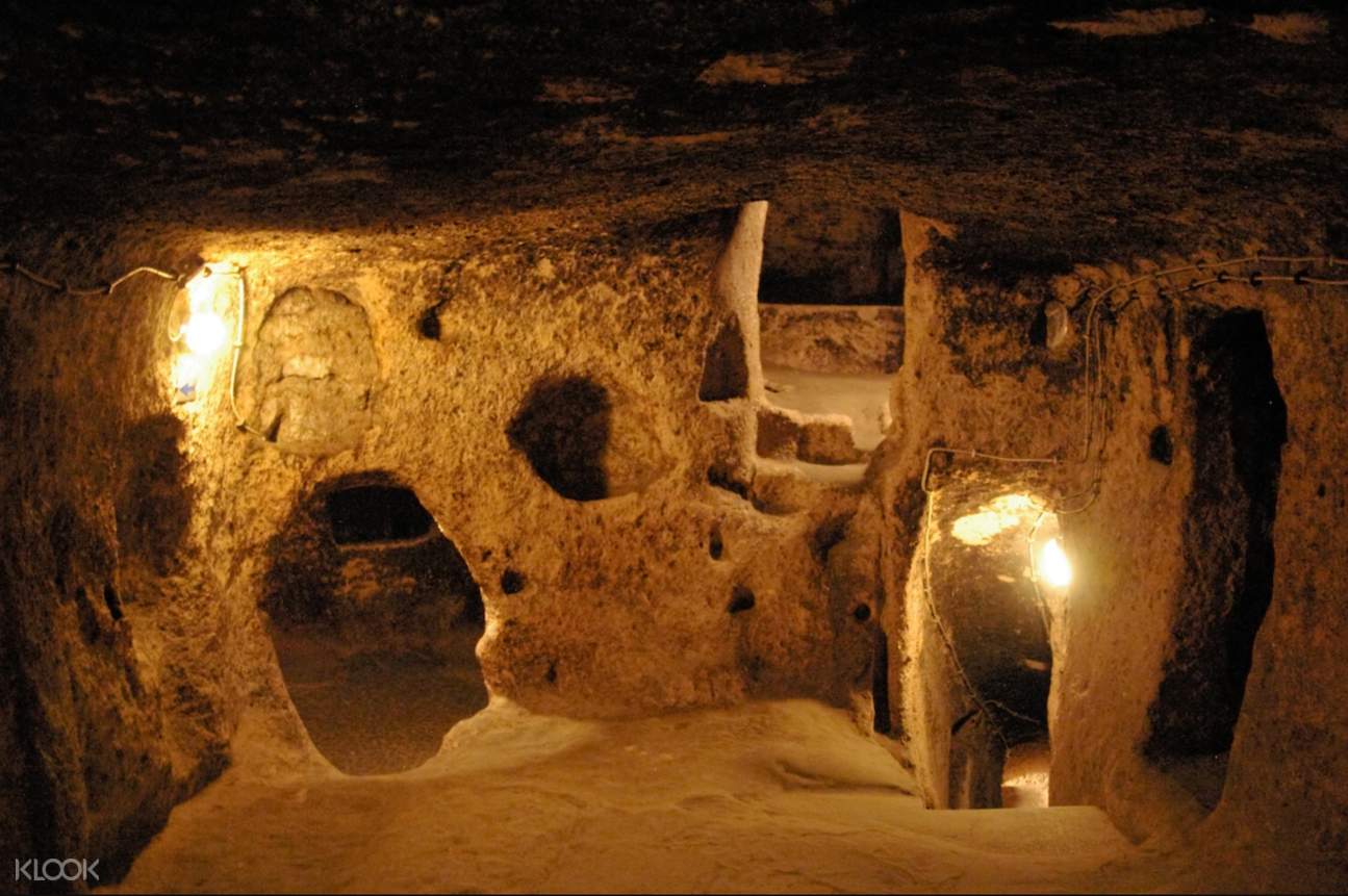 kaymakli地下城的深度高达地底八层楼,地底通道犹如迷宫,洞穴空间更是