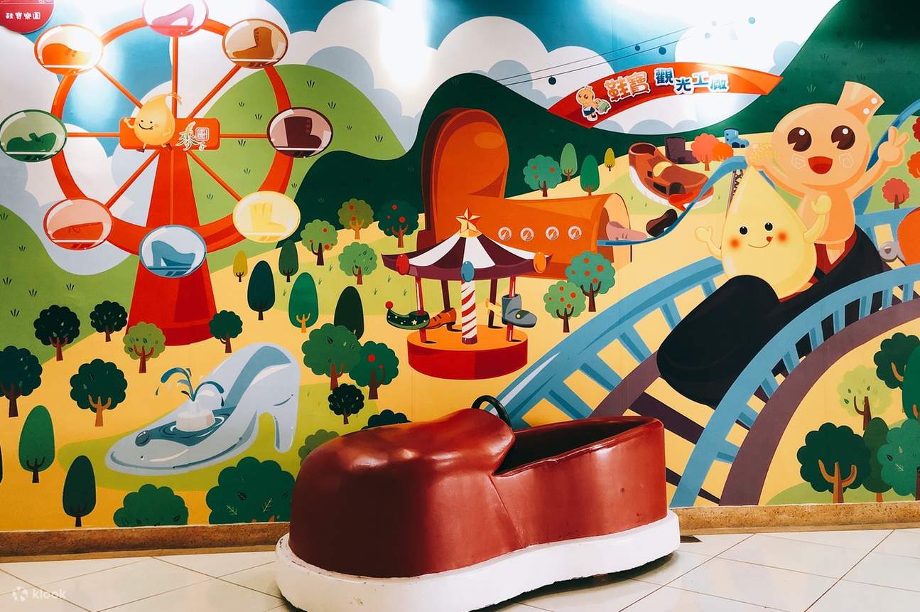 Trải Nghiệm Xứ Sở Giày Dép Diệu Kỳ