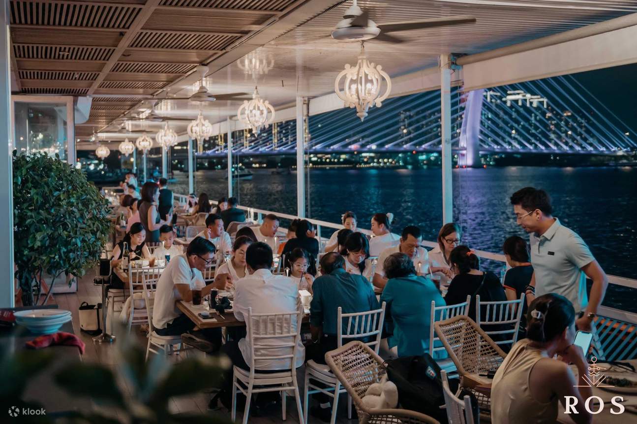 รอส ยอชท์ คลับ - ประสบการณ์รับประทานอาหารรสเลิศริมแม่น้ำไซ่ง่อน