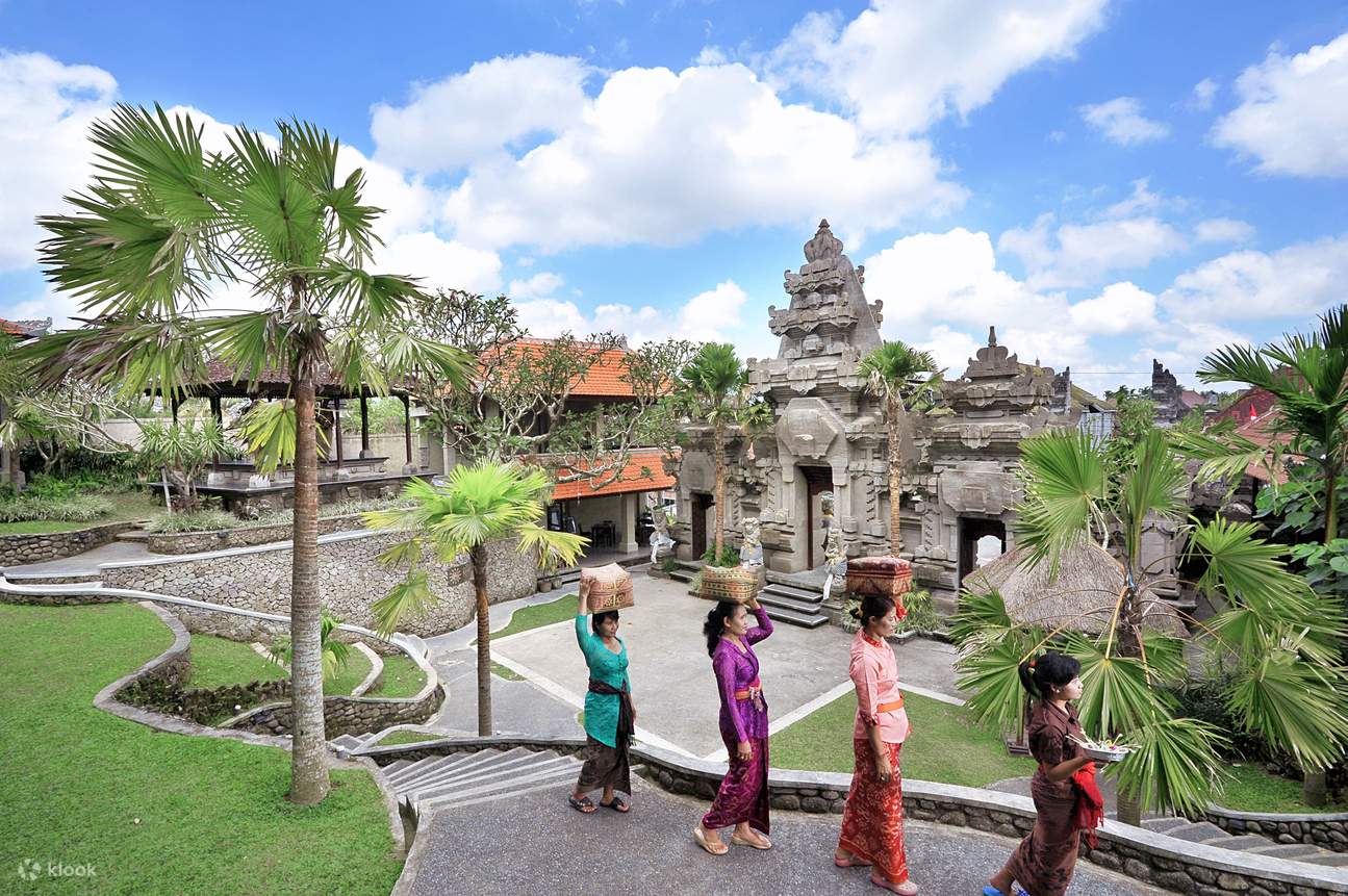 博物館內的巴厘式大門