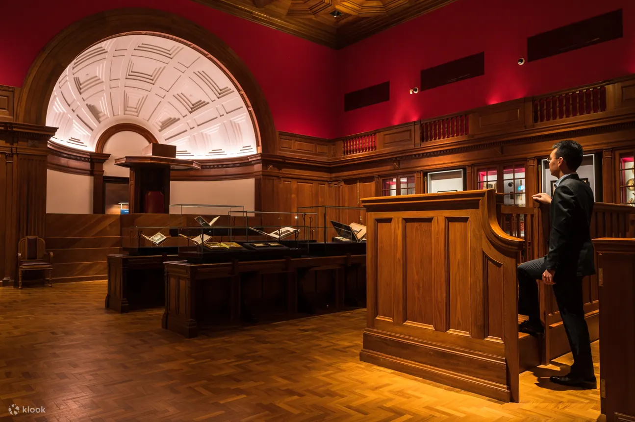 Former Supreme court tour 