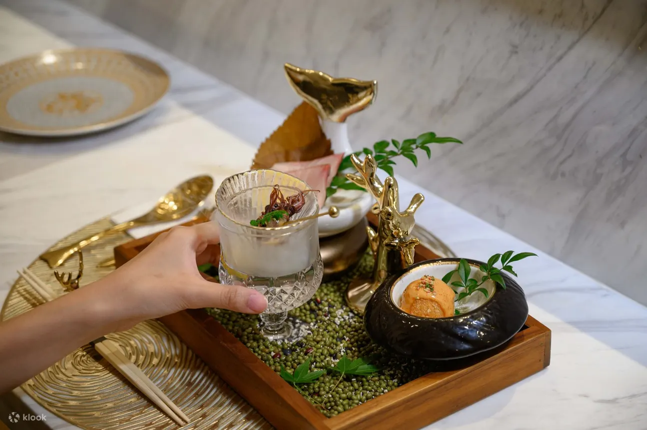 W Omakase Pradit Manutham