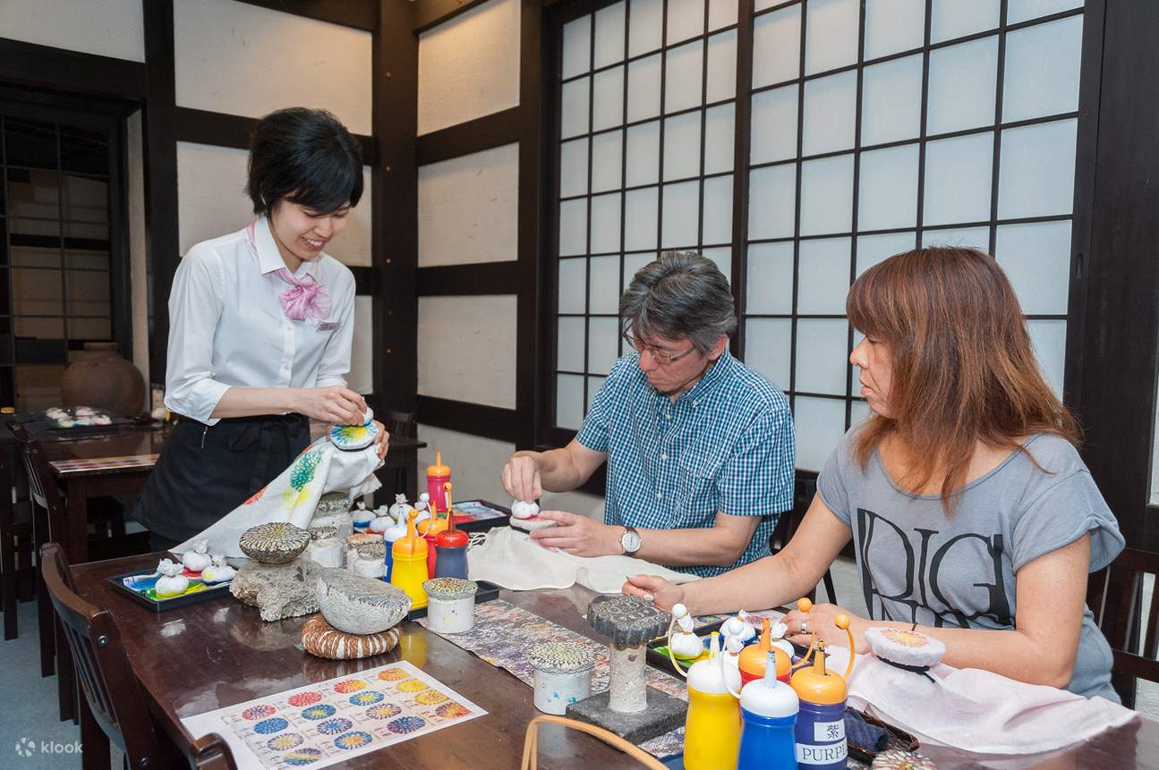 Expérience de teinture au corail Shuri Ryusen