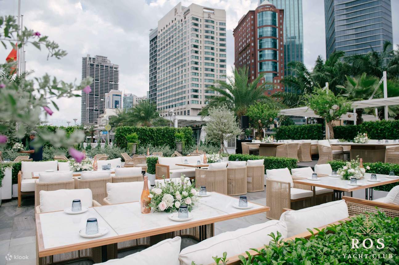 Ros Yacht河畔下午茶