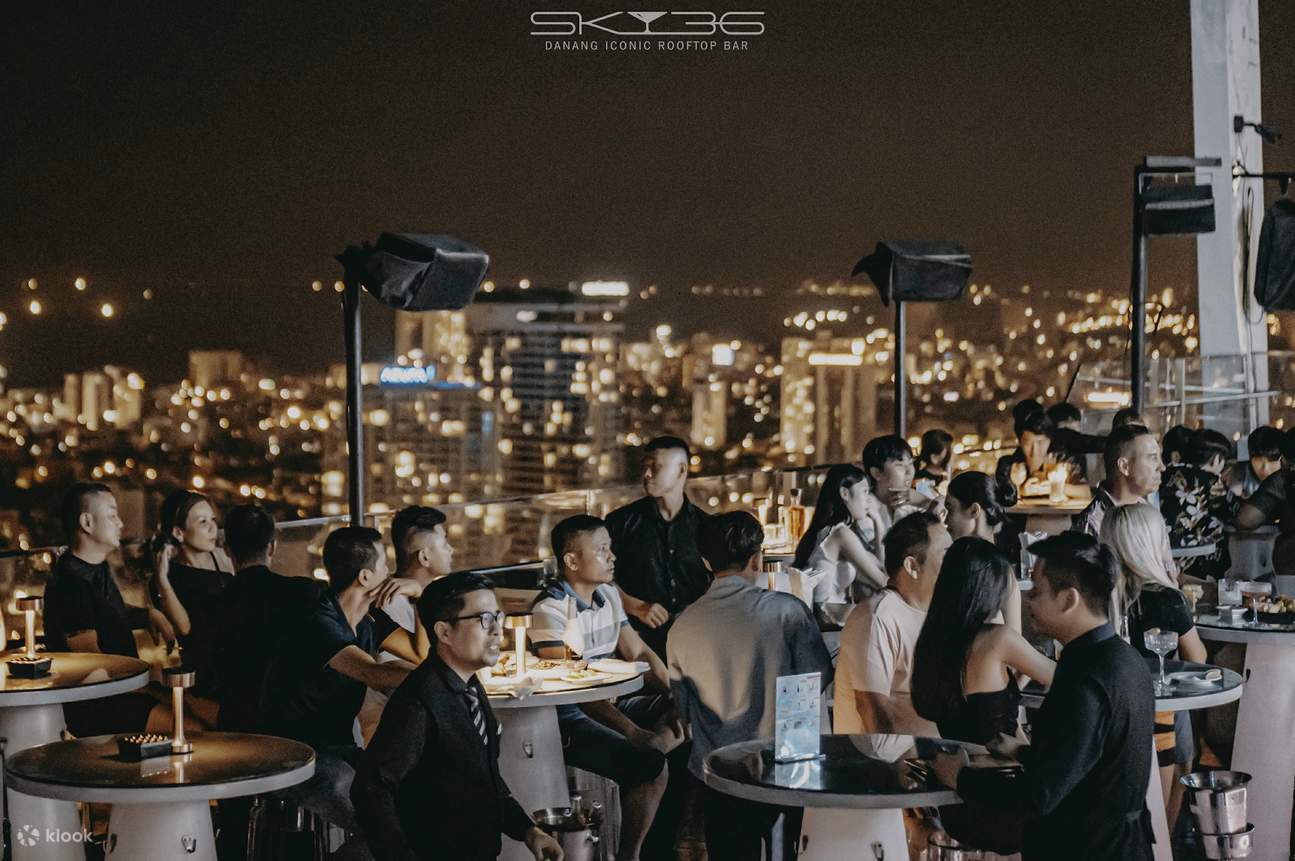 Ночные развлечения в Sky36 Rooftop Nightclub 