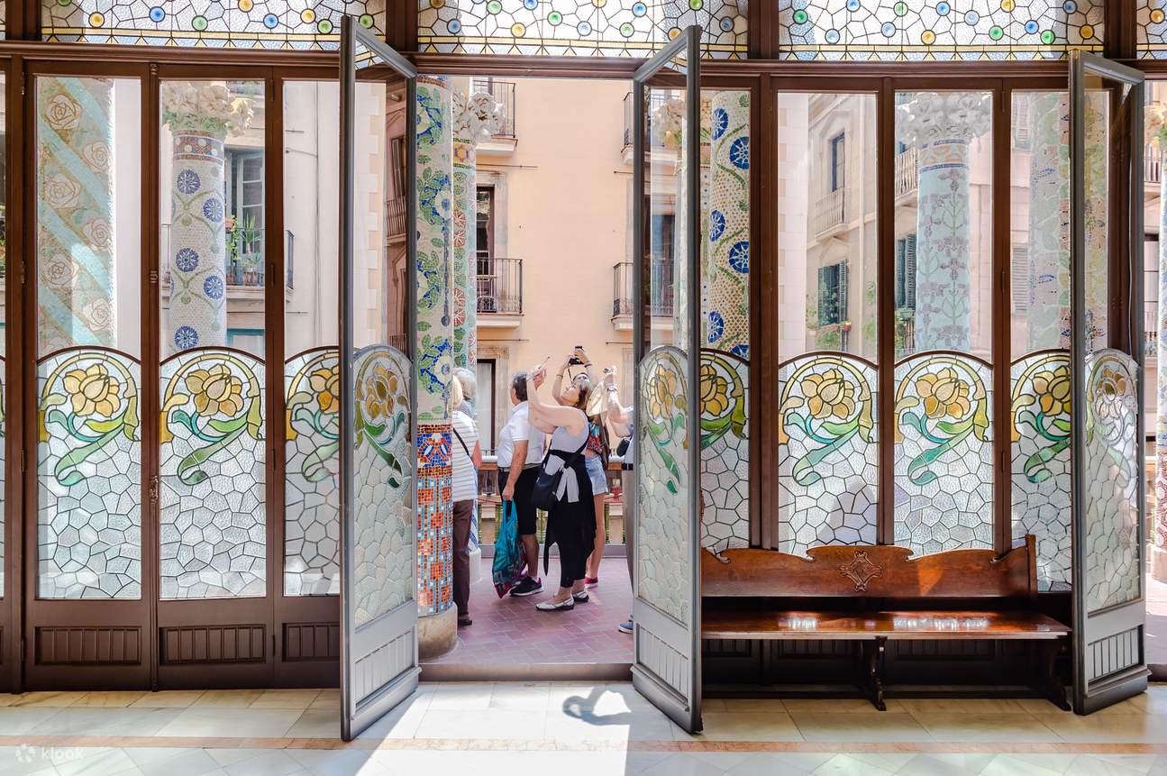 турист за дверью