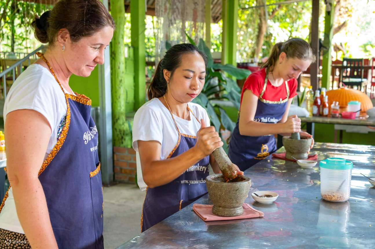 タイ料理教室（アオナン / Ya's Thai Cookery School提供）