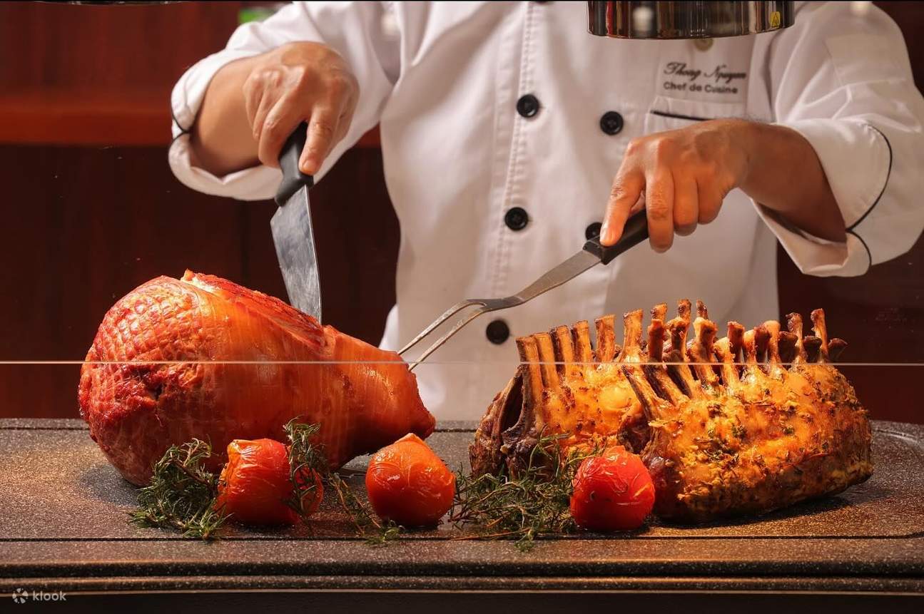 Buffet at Sheraton Hanoi Hotel (Oven D'or Restaurant)