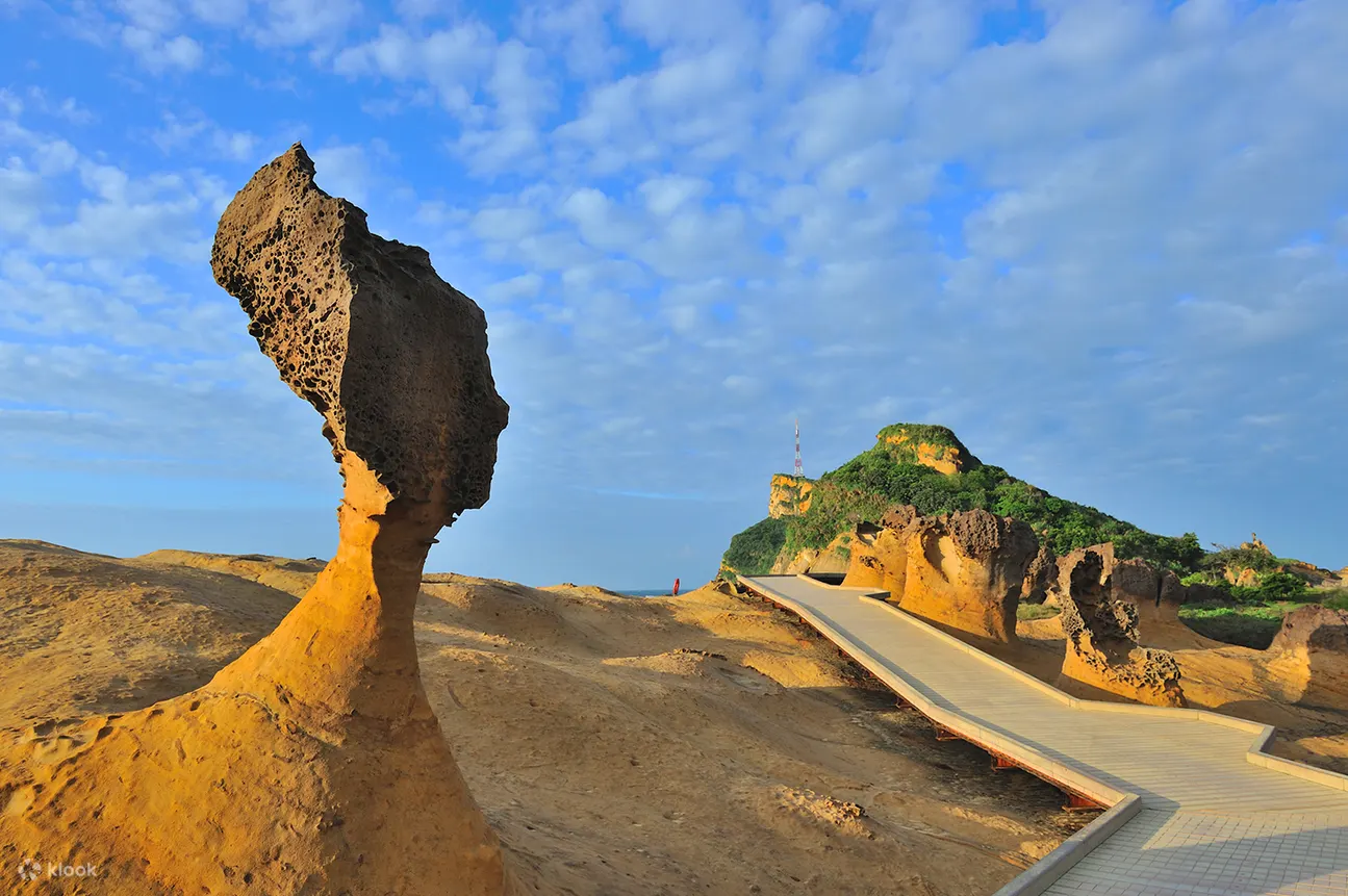 Beautiful scenery of The Queen's Head