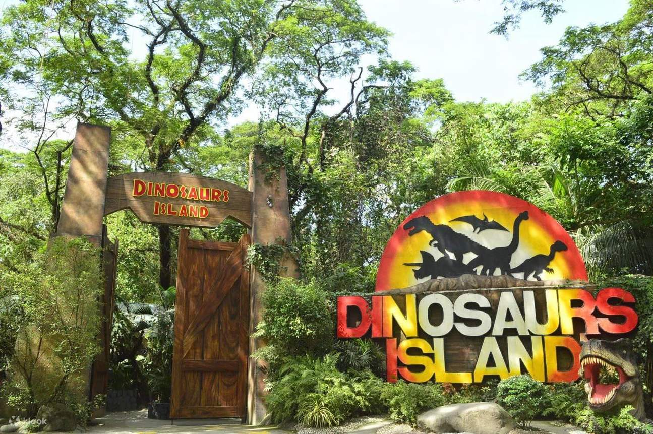 pintu masuk dinosaurs island