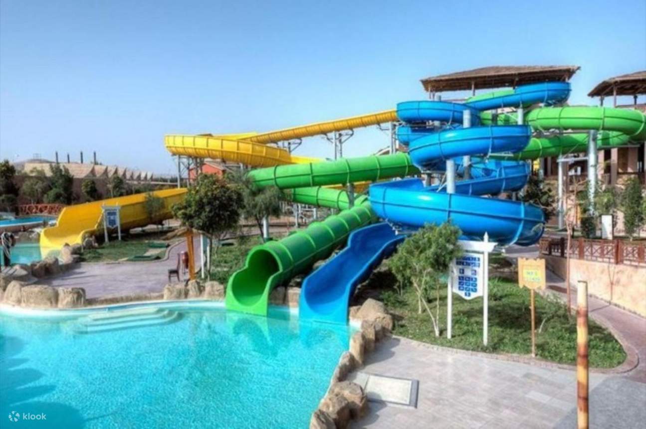 Makadi Water World Aqua Park dengan Makan Siang & Transfer - Hurghada