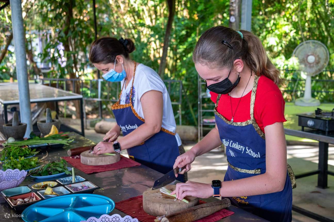 Rejoignez l'école de cuisine thaïlandaise In Ya à Ao Nang à Krabi ...
