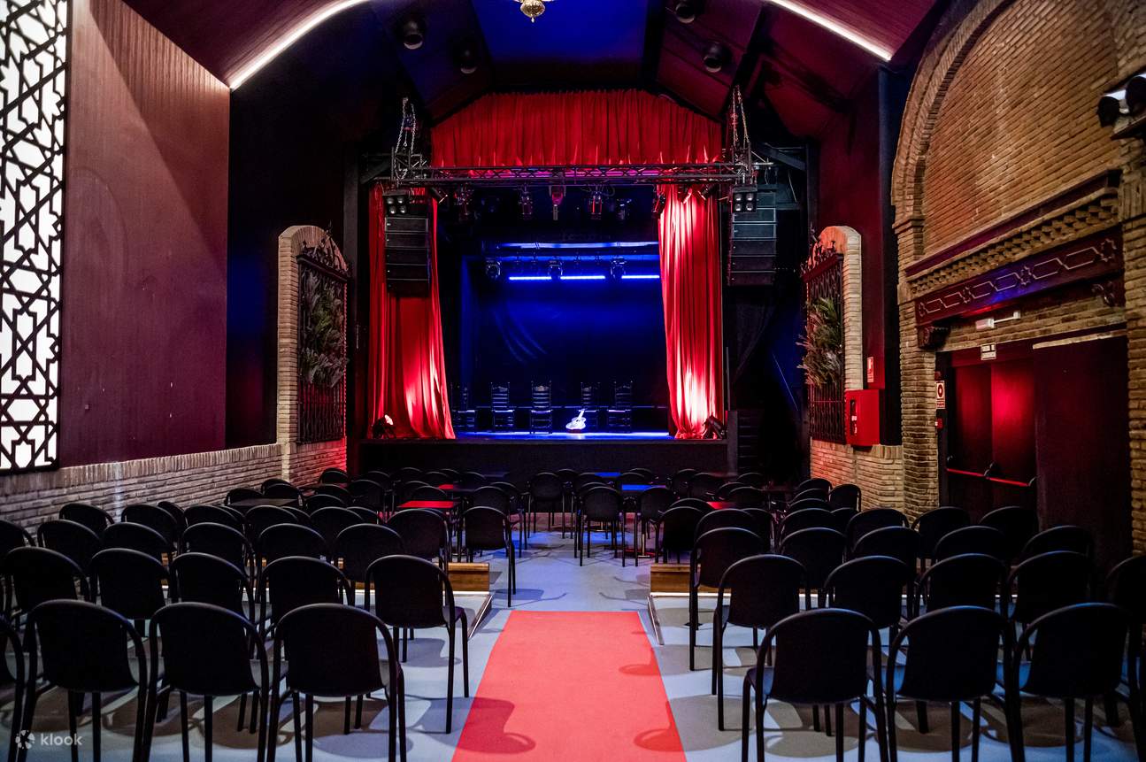 Lezione di Ballo Flamenco al Teatro Flamenco Granada