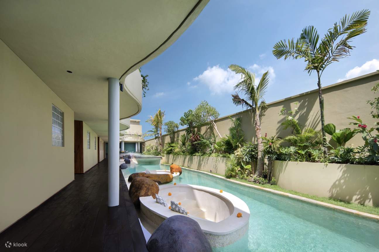Pool Pass at Sinivie Villa Seminyak