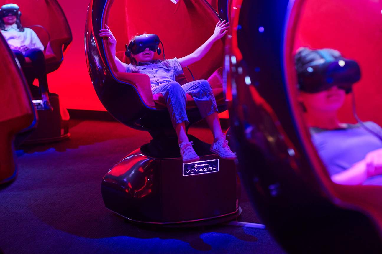 メルボルンスカイデッキで、スリル満点のVR体験に没頭しましょう